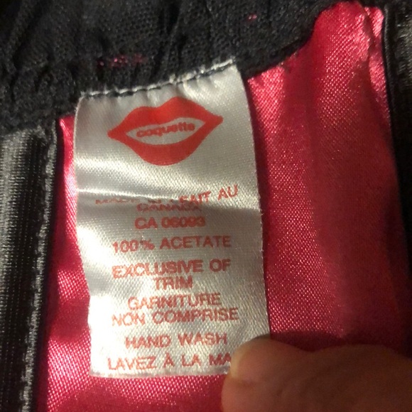 Corset - Picture 2 of 4